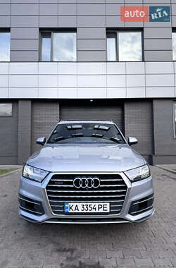 Внедорожник / Кроссовер Audi Q7 2017 в 