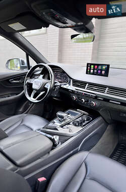 Внедорожник / Кроссовер Audi Q7 2017 в 