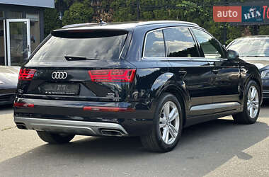 Внедорожник / Кроссовер Audi Q7 2017 в 