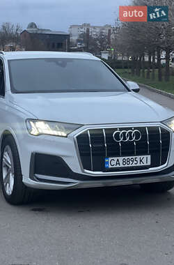 Внедорожник / Кроссовер Audi Q7 2021 в 