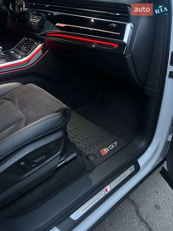 Внедорожник / Кроссовер Audi Q7 2021 в Умани