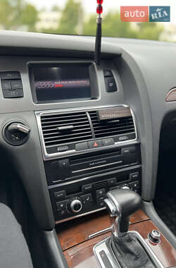 Внедорожник / Кроссовер Audi Q7 2012 в 