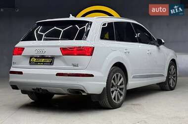 Внедорожник / Кроссовер Audi Q7 2018 в 