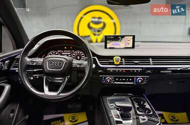 Внедорожник / Кроссовер Audi Q7 2018 в 