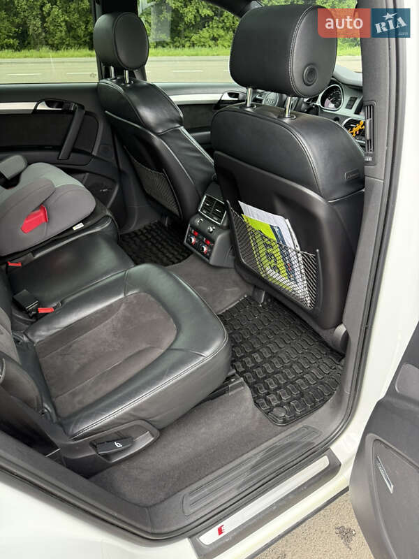 Внедорожник / Кроссовер Audi Q7 2012 в Ромнах