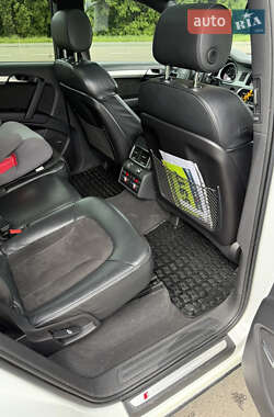 Внедорожник / Кроссовер Audi Q7 2012 в 