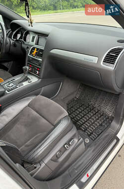 Внедорожник / Кроссовер Audi Q7 2012 в 