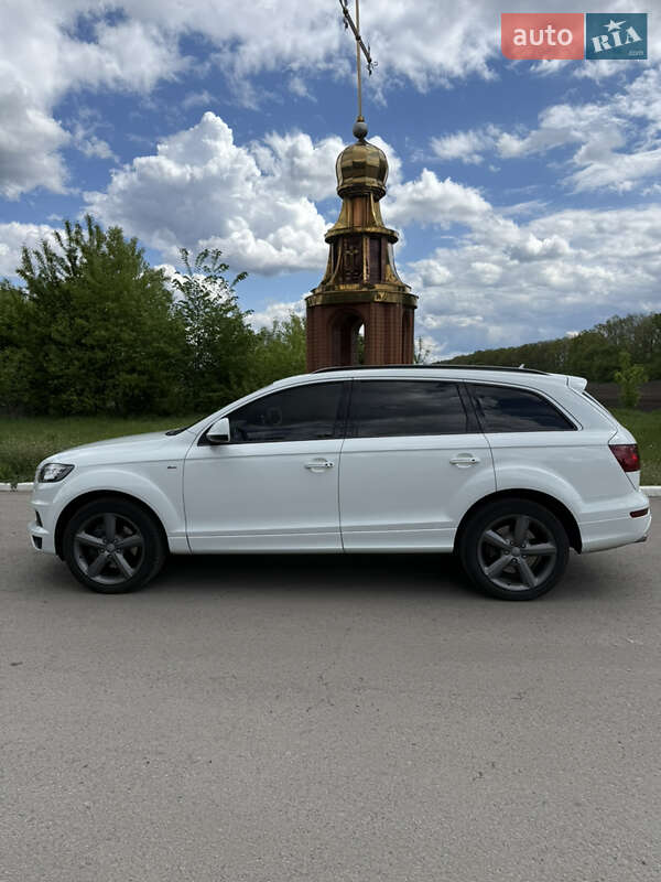 Внедорожник / Кроссовер Audi Q7 2012 в Ромнах