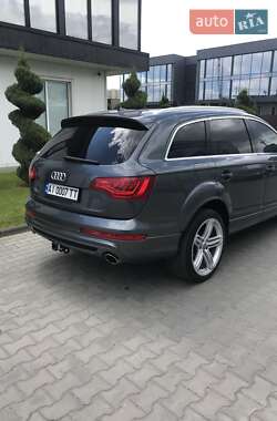 Позашляховик / Кросовер Audi Q7 2011 в 
