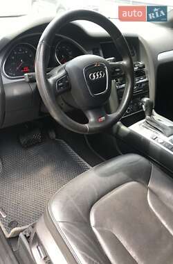Позашляховик / Кросовер Audi Q7 2011 в 