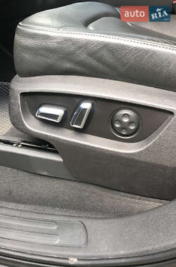 Позашляховик / Кросовер Audi Q7 2011 в 