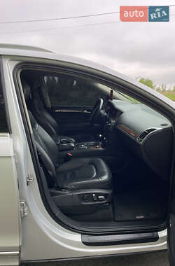 Внедорожник / Кроссовер Audi Q7 2015 в 