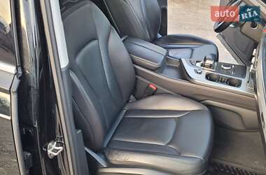 Внедорожник / Кроссовер Audi Q7 2017 в 