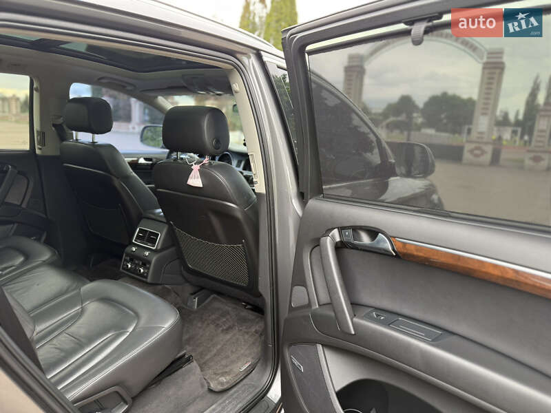 Позашляховик / Кросовер Audi Q7 2011 в Ніжині