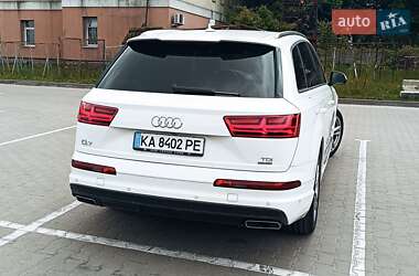 Внедорожник / Кроссовер Audi Q7 2017 в 