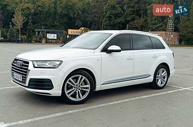 Внедорожник / Кроссовер Audi Q7 2017 в 