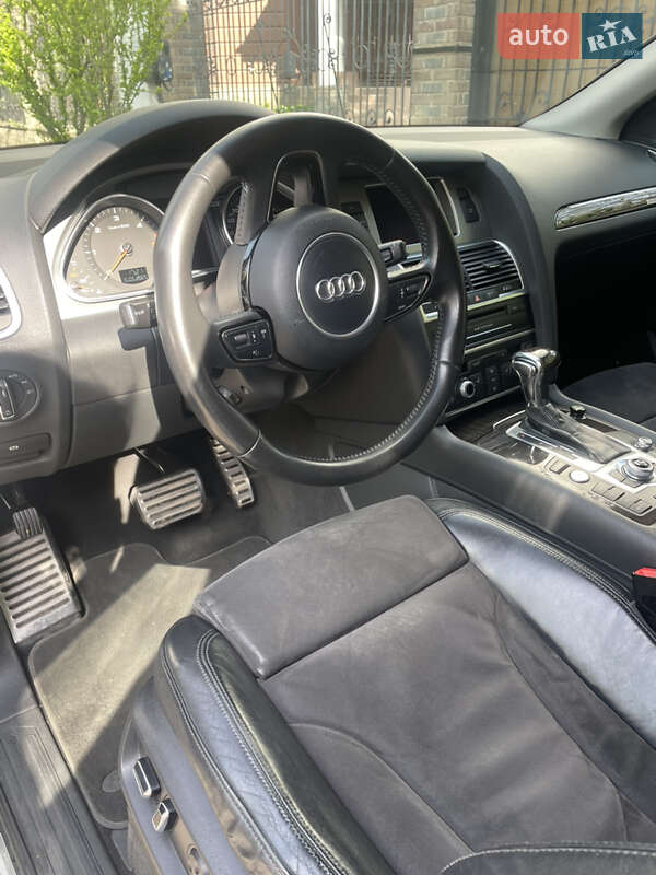 Внедорожник / Кроссовер Audi Q7 2012 в Одессе