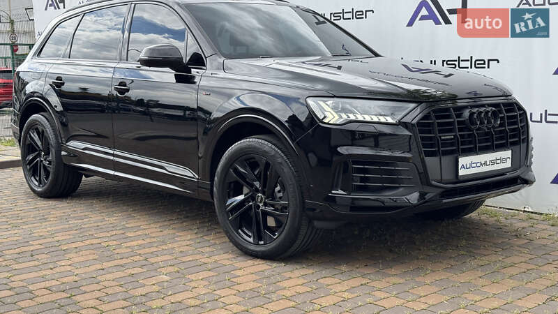 Внедорожник / Кроссовер Audi Q7 2020 в Киеве