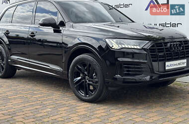 Позашляховик / Кросовер Audi Q7 2020 в 