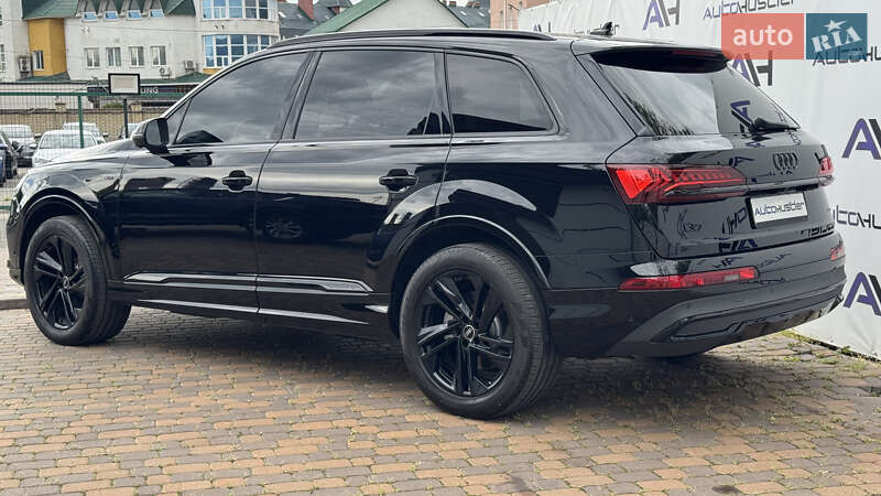 Внедорожник / Кроссовер Audi Q7 2020 в Киеве