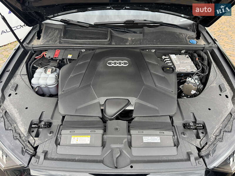 Внедорожник / Кроссовер Audi Q7 2020 в Киеве