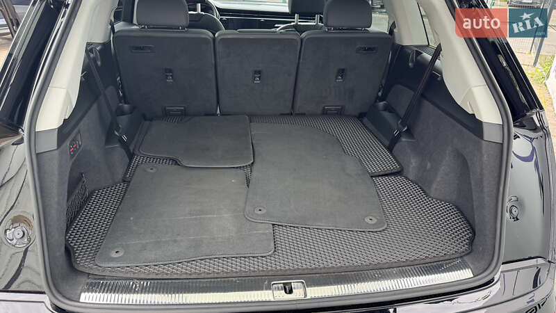 Внедорожник / Кроссовер Audi Q7 2020 в Киеве