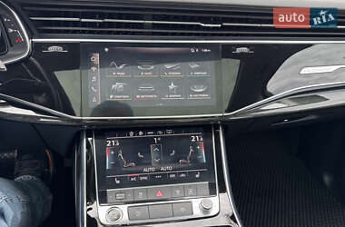 Позашляховик / Кросовер Audi Q7 2020 в 