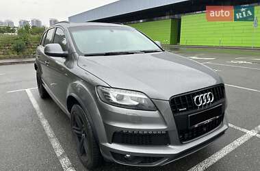 Внедорожник / Кроссовер Audi Q7 2015 в 