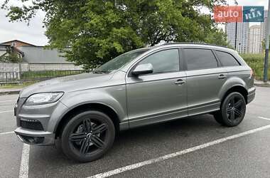 Внедорожник / Кроссовер Audi Q7 2015 в 