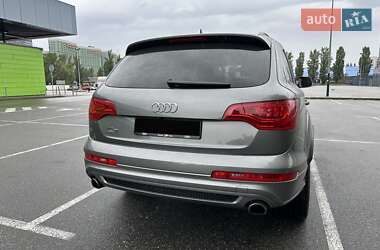 Внедорожник / Кроссовер Audi Q7 2015 в 