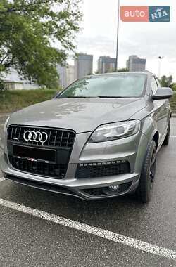 Внедорожник / Кроссовер Audi Q7 2015 в 