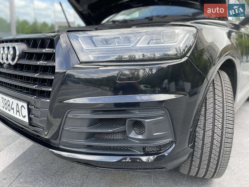Позашляховик / Кросовер Audi Q7 2018 в Києві