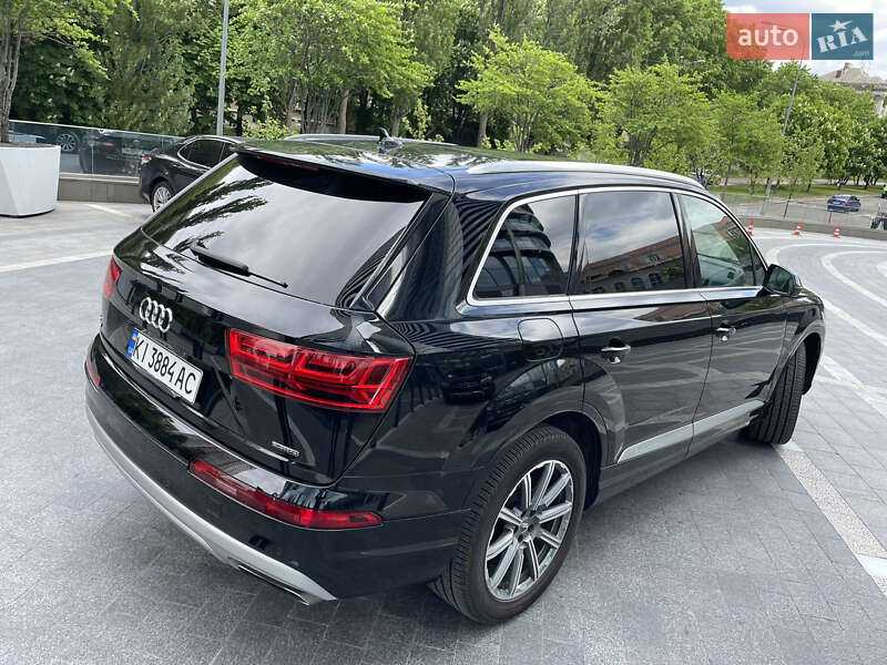 Позашляховик / Кросовер Audi Q7 2018 в Києві