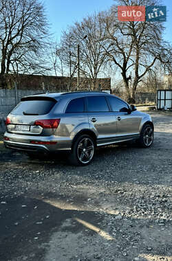 Позашляховик / Кросовер Audi Q7 2013 в 