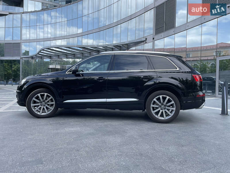 Позашляховик / Кросовер Audi Q7 2018 в Києві