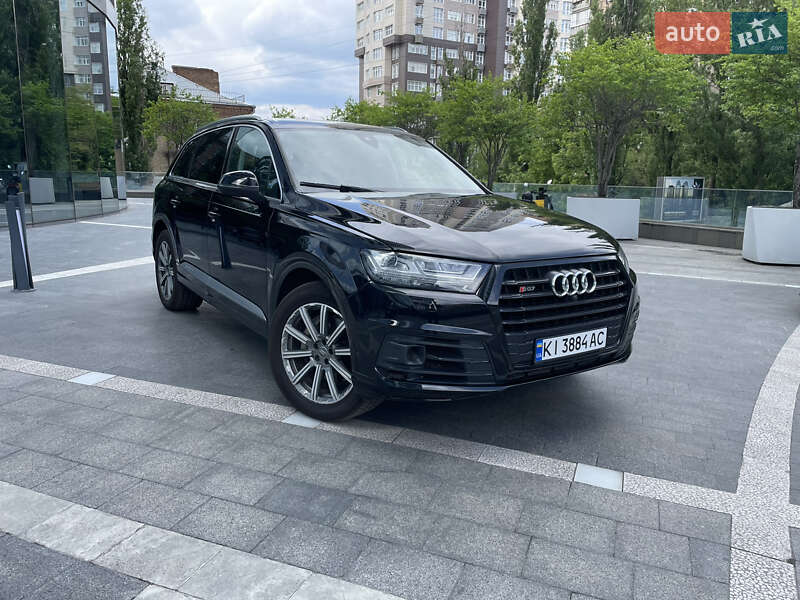 Позашляховик / Кросовер Audi Q7 2018 в Києві
