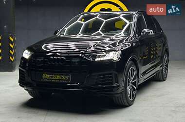 Внедорожник / Кроссовер Audi Q7 2022 в 