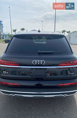 Внедорожник / Кроссовер Audi Q7 2020 в 