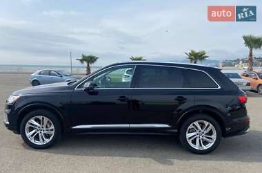 Внедорожник / Кроссовер Audi Q7 2020 в 