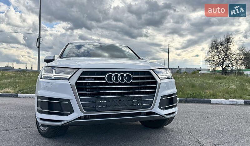 Внедорожник / Кроссовер Audi Q7 2016 в Киеве