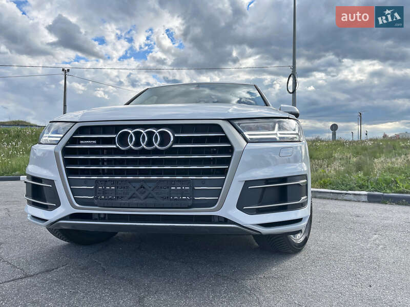 Внедорожник / Кроссовер Audi Q7 2016 в Киеве