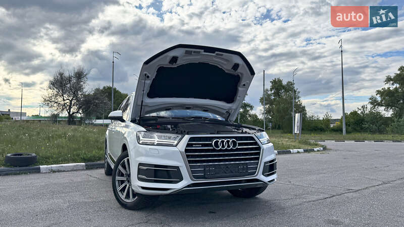 Внедорожник / Кроссовер Audi Q7 2016 в Киеве