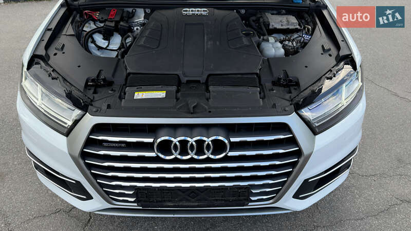 Внедорожник / Кроссовер Audi Q7 2016 в Киеве
