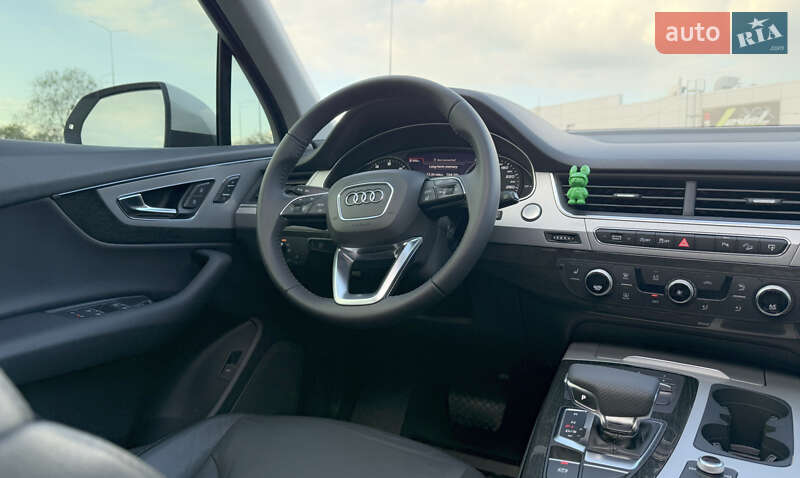 Внедорожник / Кроссовер Audi Q7 2016 в Киеве