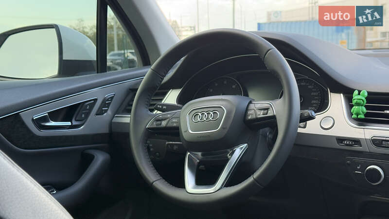 Внедорожник / Кроссовер Audi Q7 2016 в Киеве