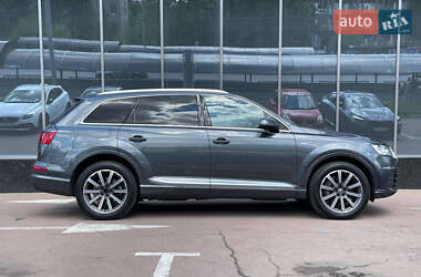 Внедорожник / Кроссовер Audi Q7 2018 в 