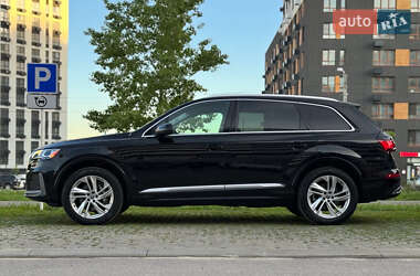Позашляховик / Кросовер Audi Q7 2020 в 