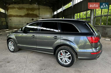 Внедорожник / Кроссовер Audi Q7 2011 в 