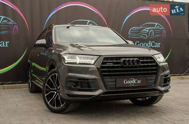 Позашляховик / Кросовер Audi Q7 2018 в 