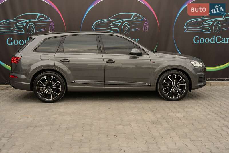 Позашляховик / Кросовер Audi Q7 2018 в Луцьку